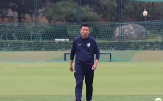 秘书被老板摸到呻吟